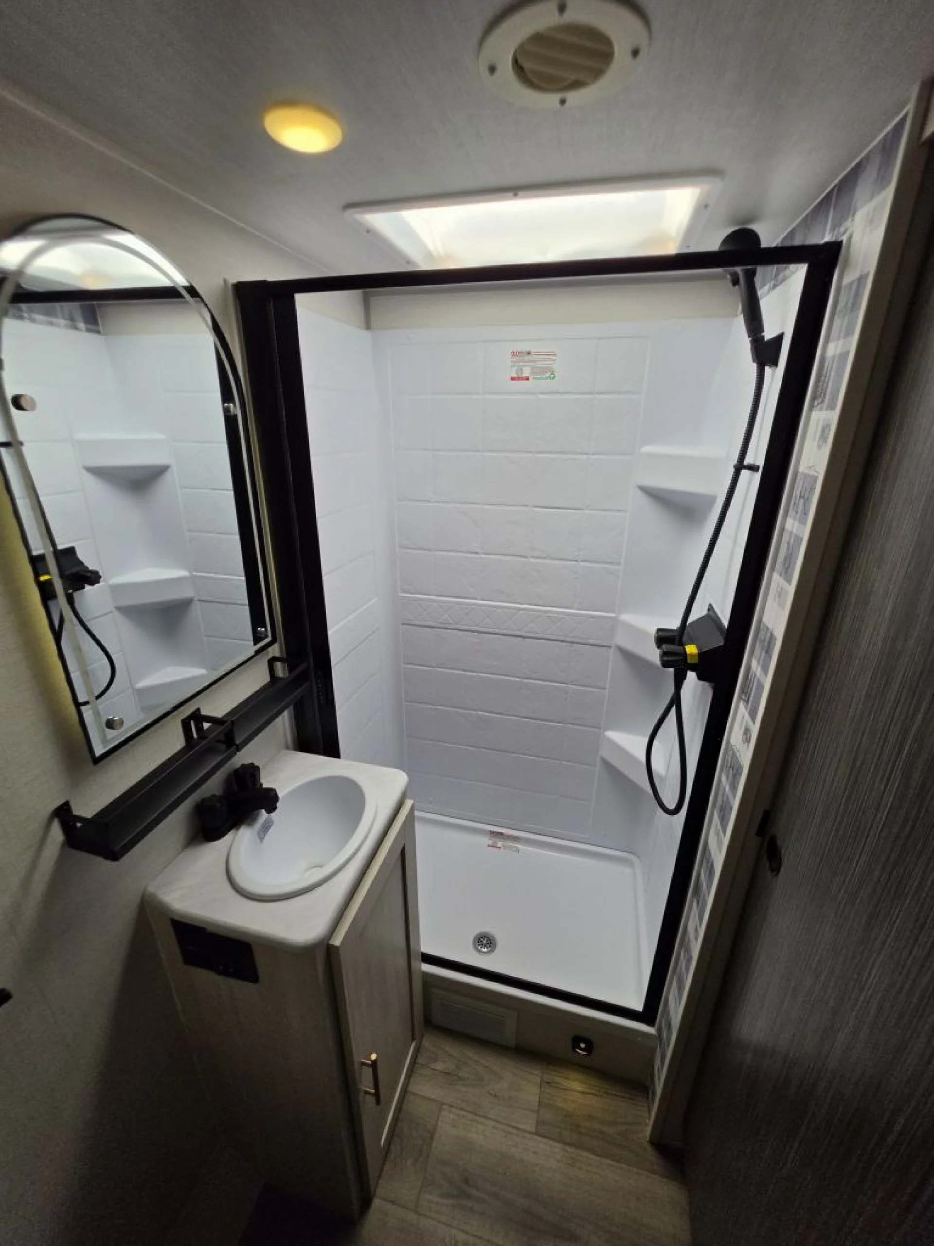 2027 FOREST RIVER R-POD RP197 - Image 20