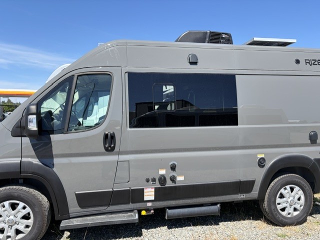 2025 Thor Motor Coach Rize 18G - Image 4