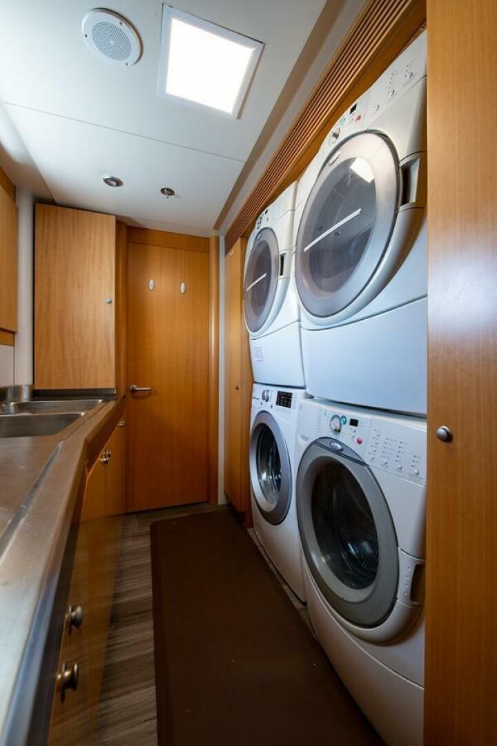 2004 Oceanfast - Image 29