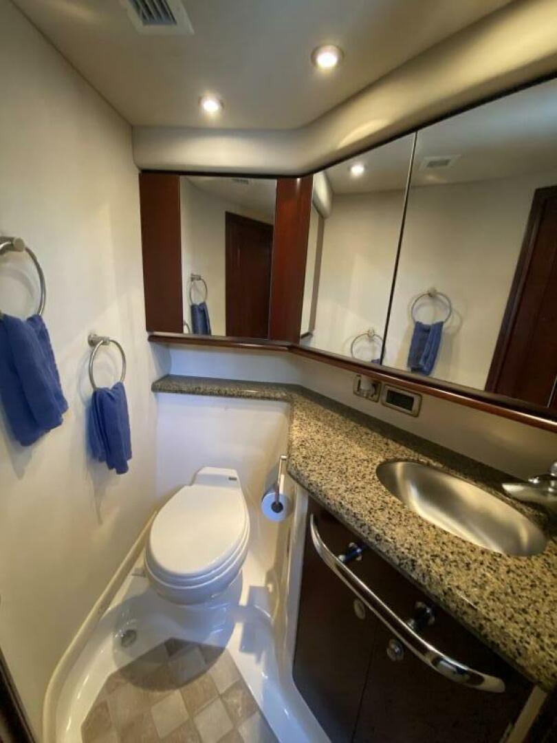 2006 Sea Ray 58 Sedan Bridge - Image 58