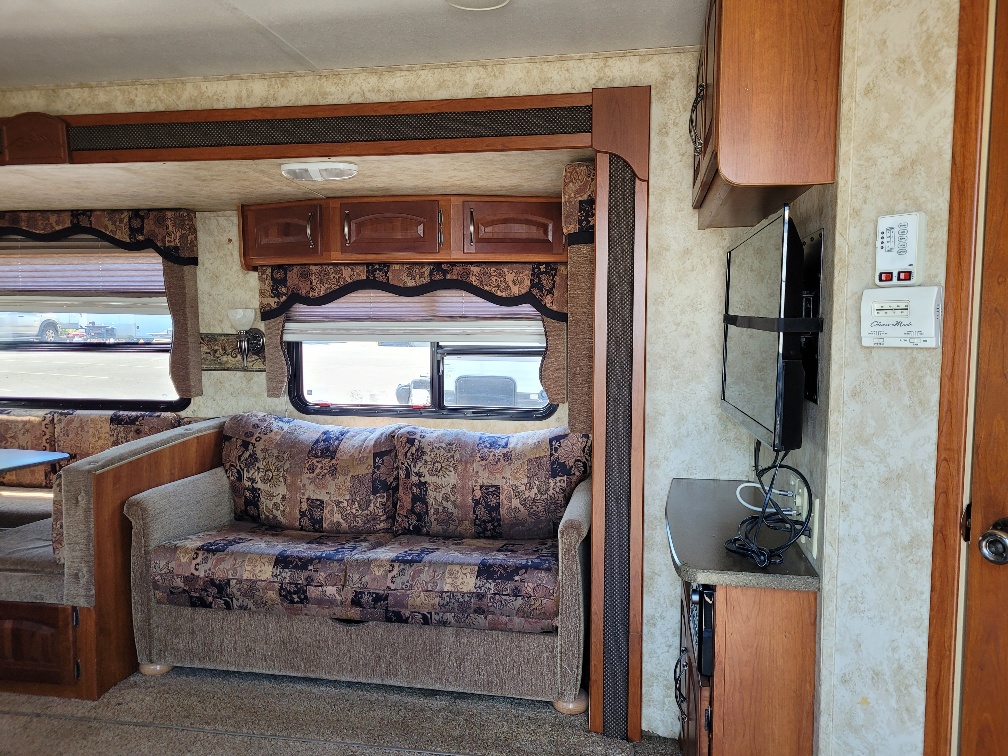 2012 Keystone Cougar XLite 30RKSWE - Image 4