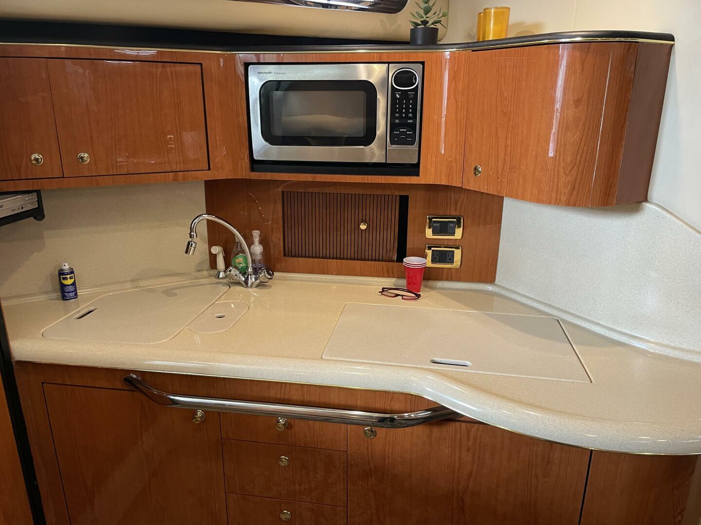 2001 Sea Ray 380 Sundancer - Image 23