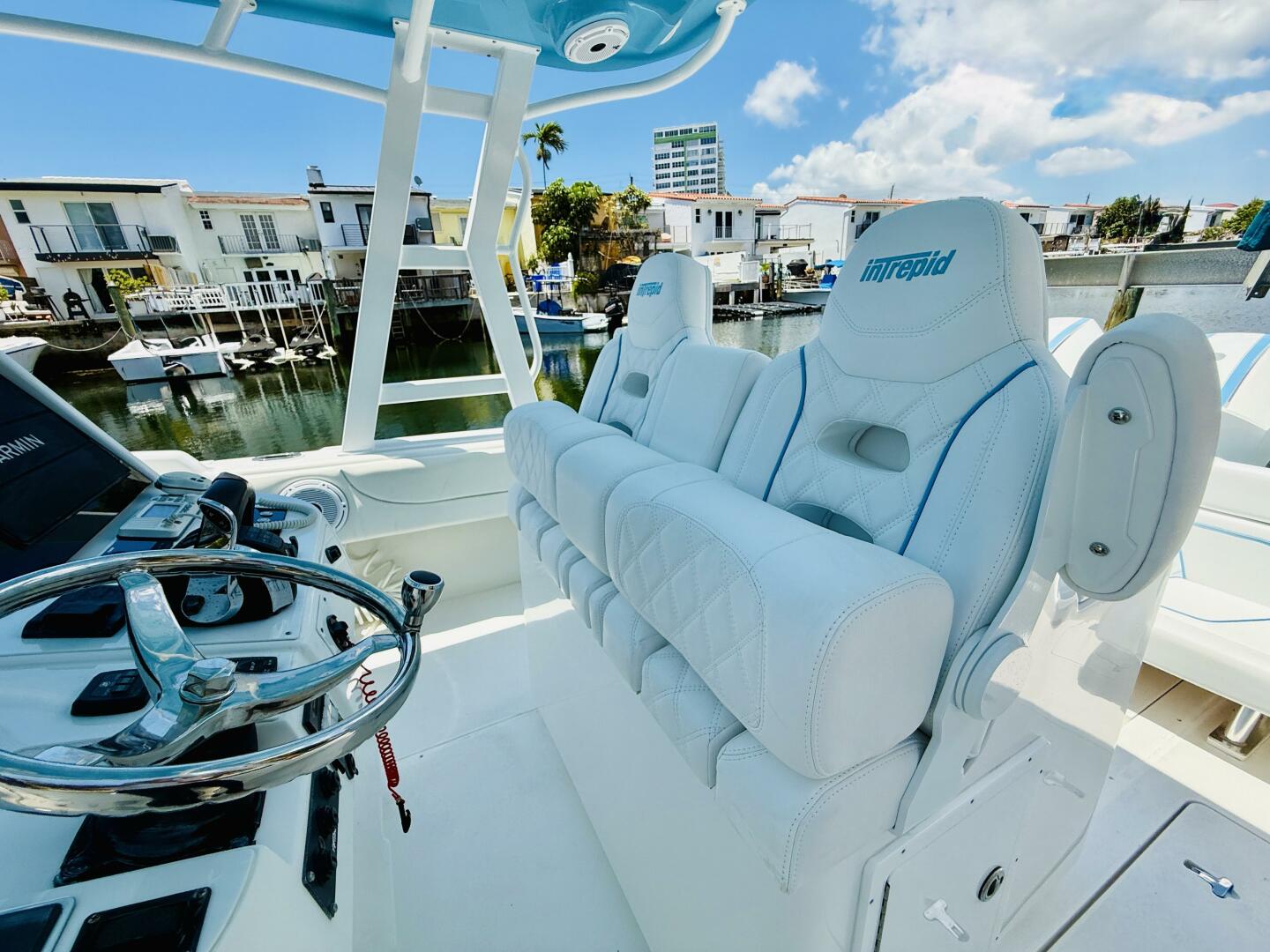 2003 Intrepid 377 - Image 33
