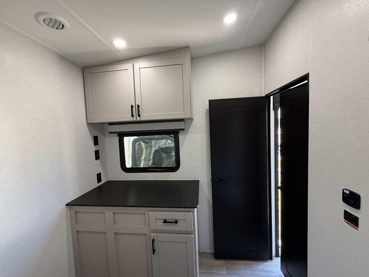 2027 JAYCO SEISMIC 265 - Image 26