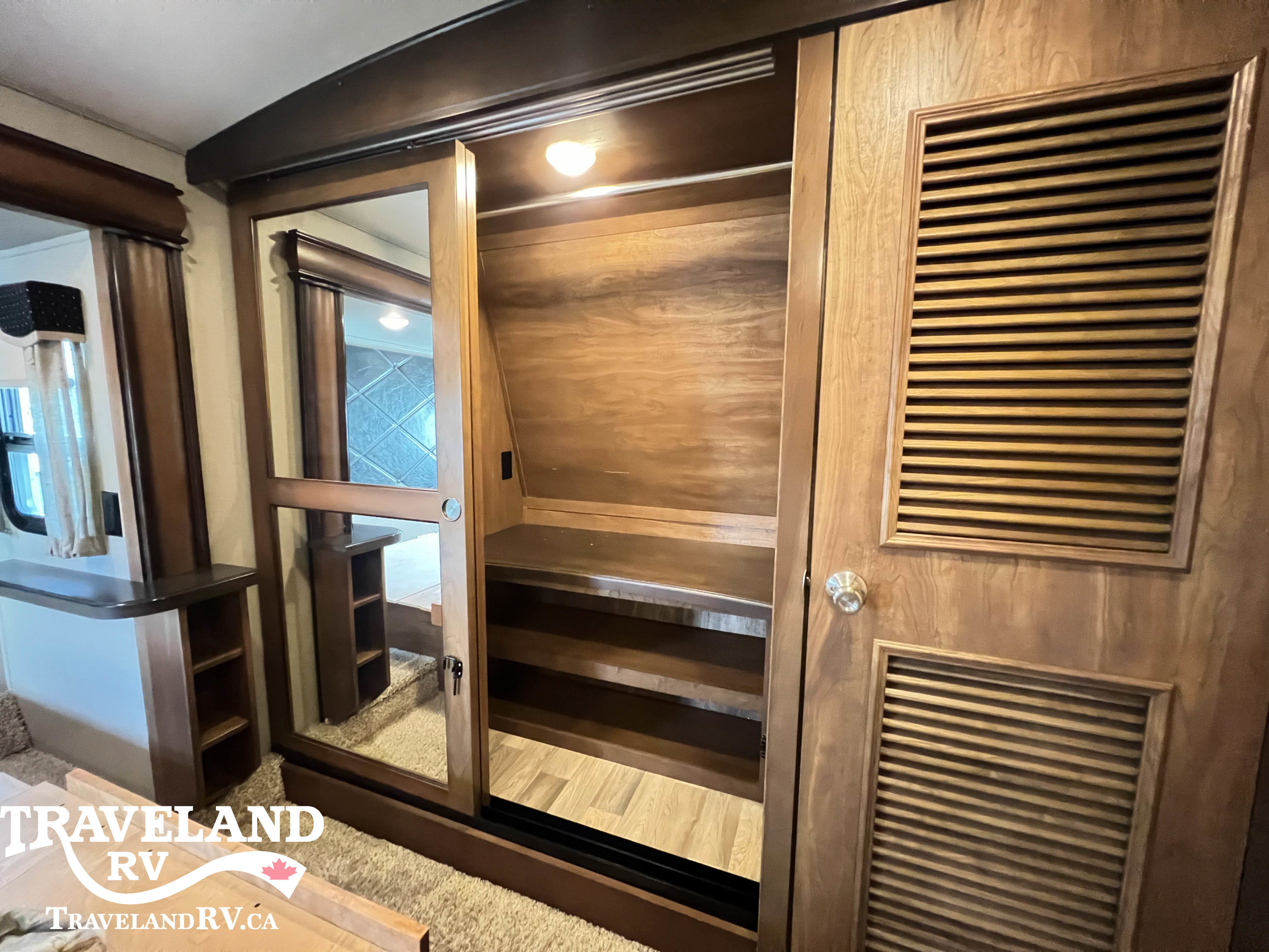 2018 KEYSTONE MONTANA 3160RL LEGACY EDITION - Image 31