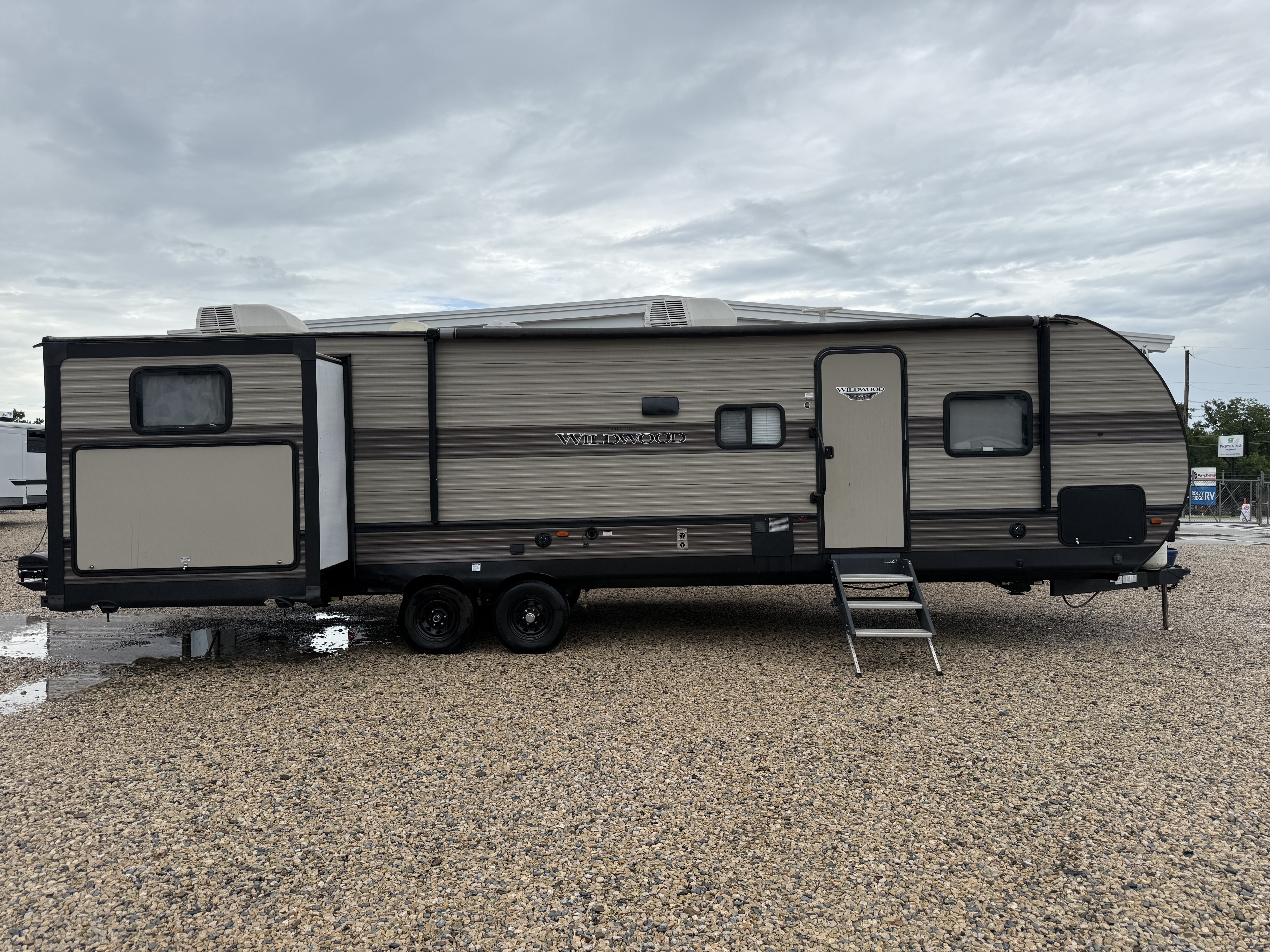 2019 Forest River Wildwood 31KQBTS - Image 8