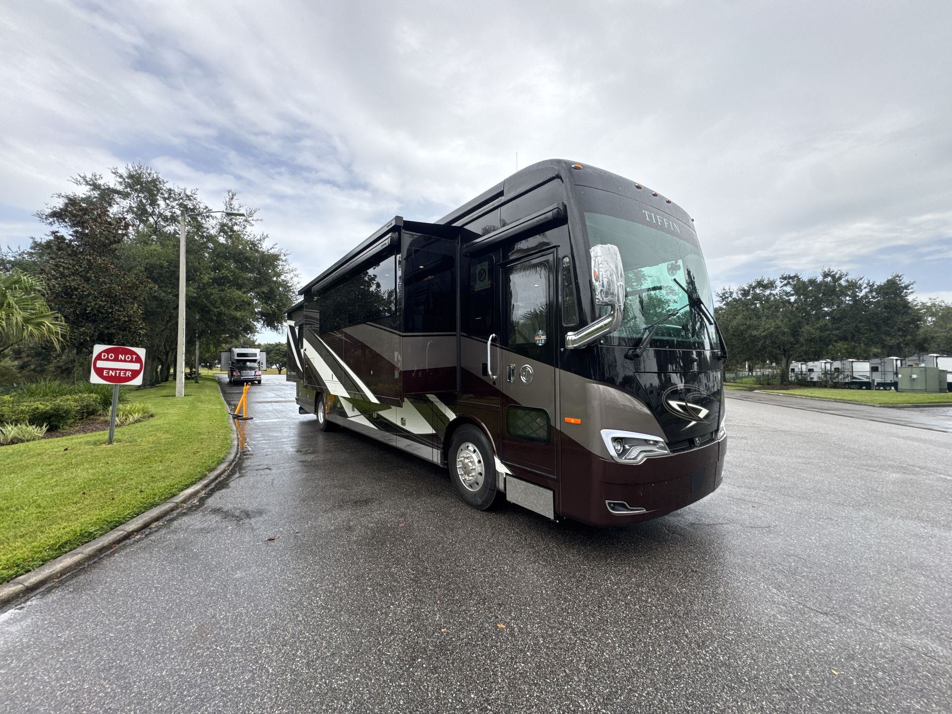 2026 Tiffin Allegro Bus