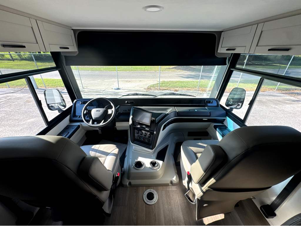 2027 ENTEGRA COACH VISION XL 31UL - Image 13
