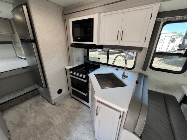 2025 Thor Motor Coach Quantum LC28 - Image 24