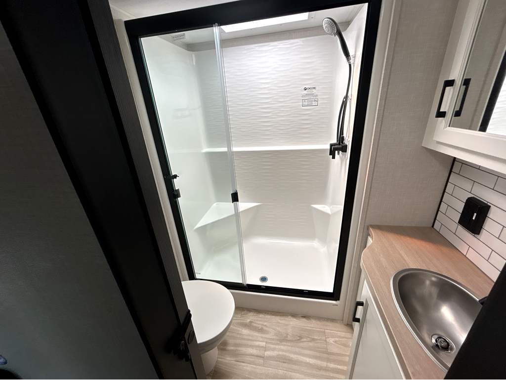 2026 VENTURE RV SPORTTREK 363VFR - Image 24
