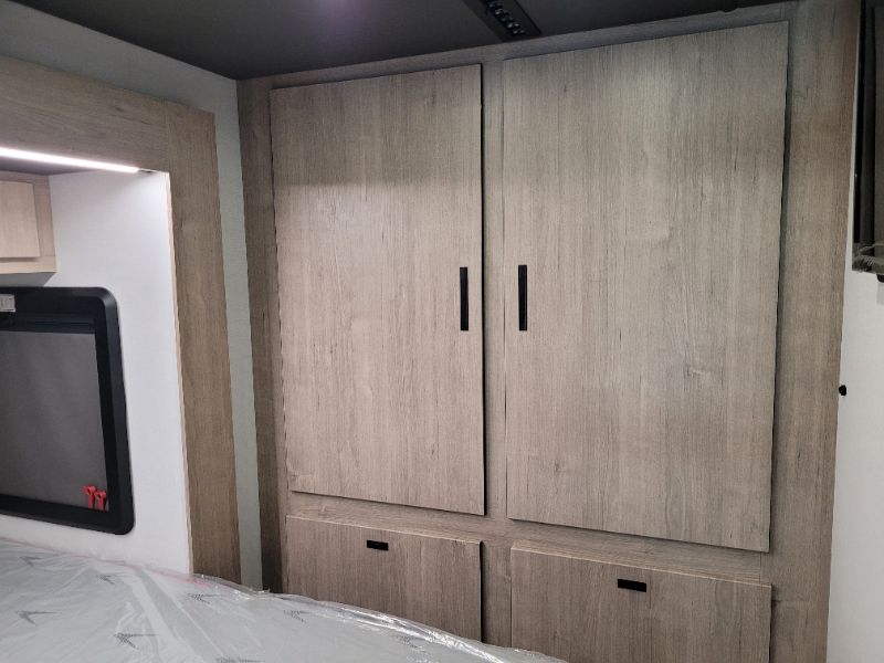 2026 Grand Design Lineage Series F 31ZW - Image 18