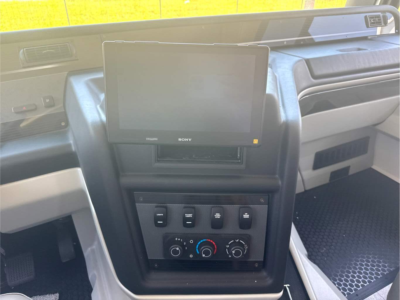 2027 ENTEGRA COACH VISION XL 31UL - Image 8