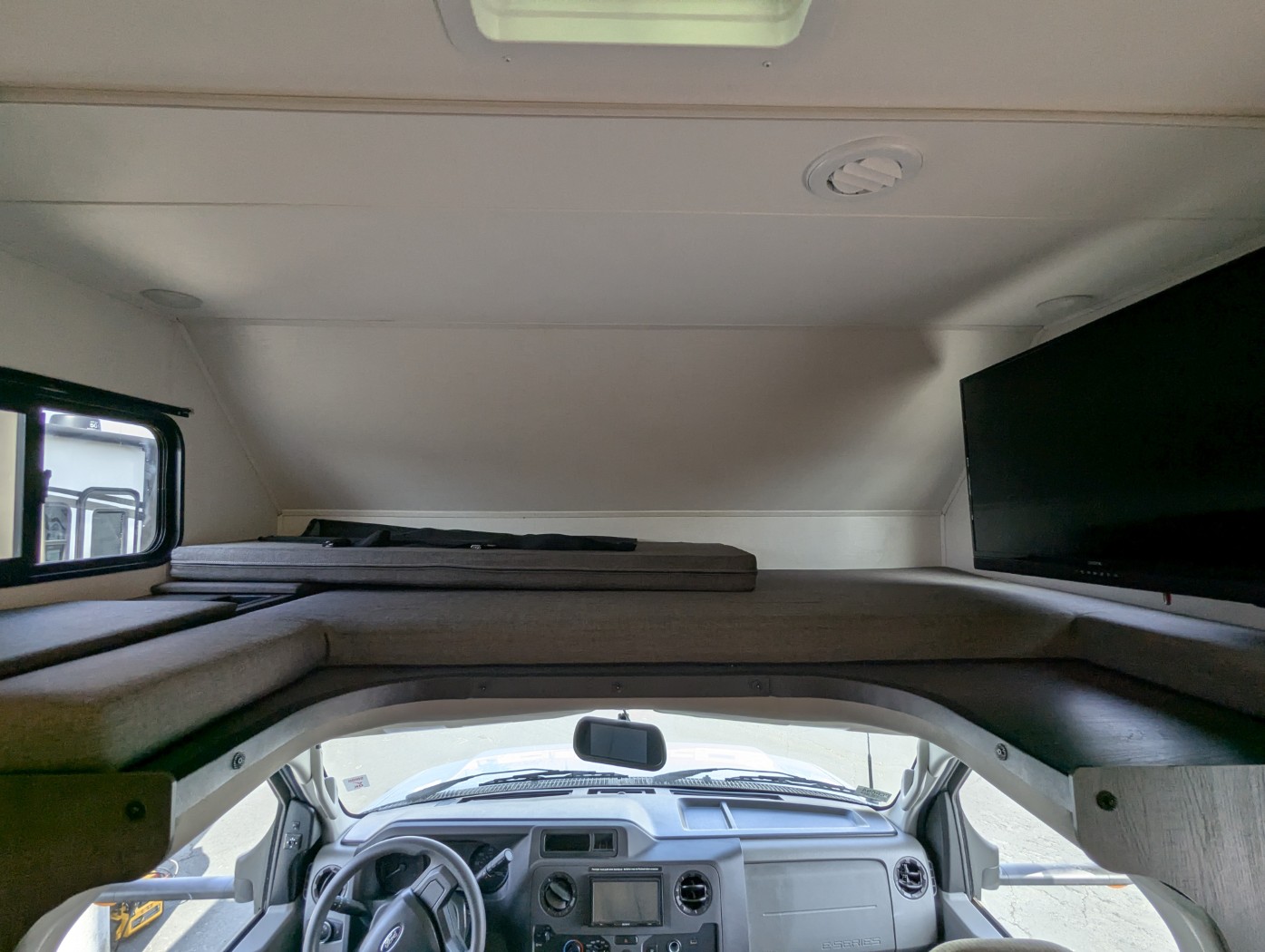 2024 Forest River Sunseeker 2850S LE - Image 10