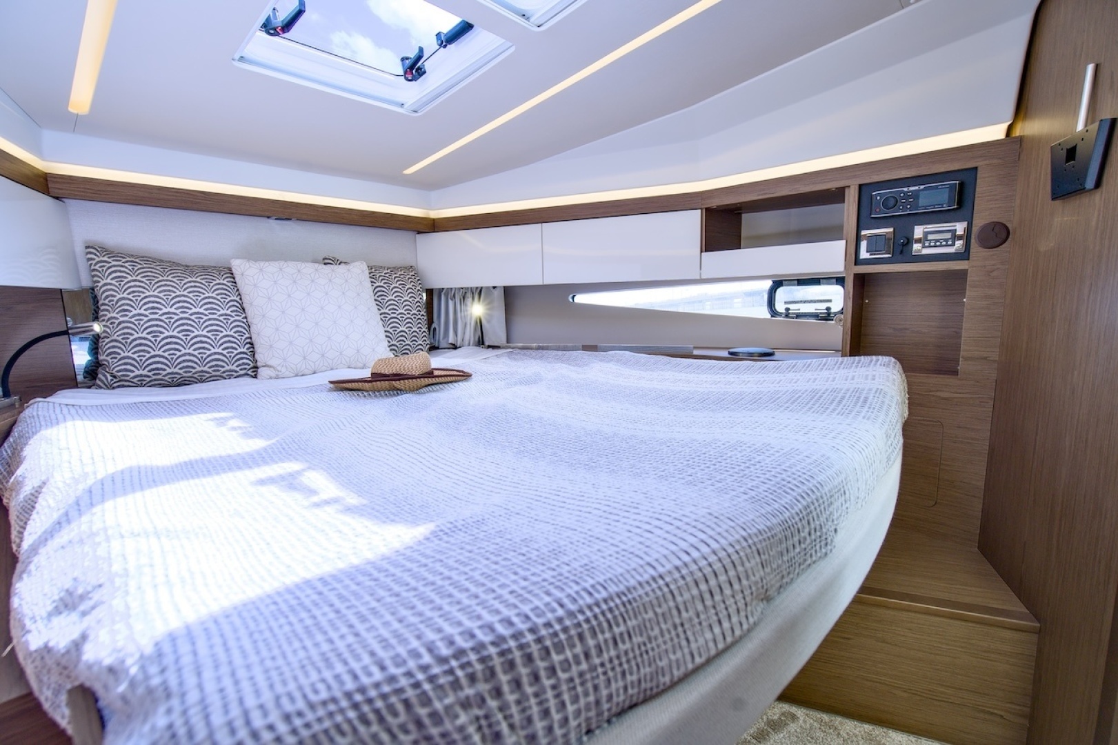 2020 Jeanneau NC37 - Image 22