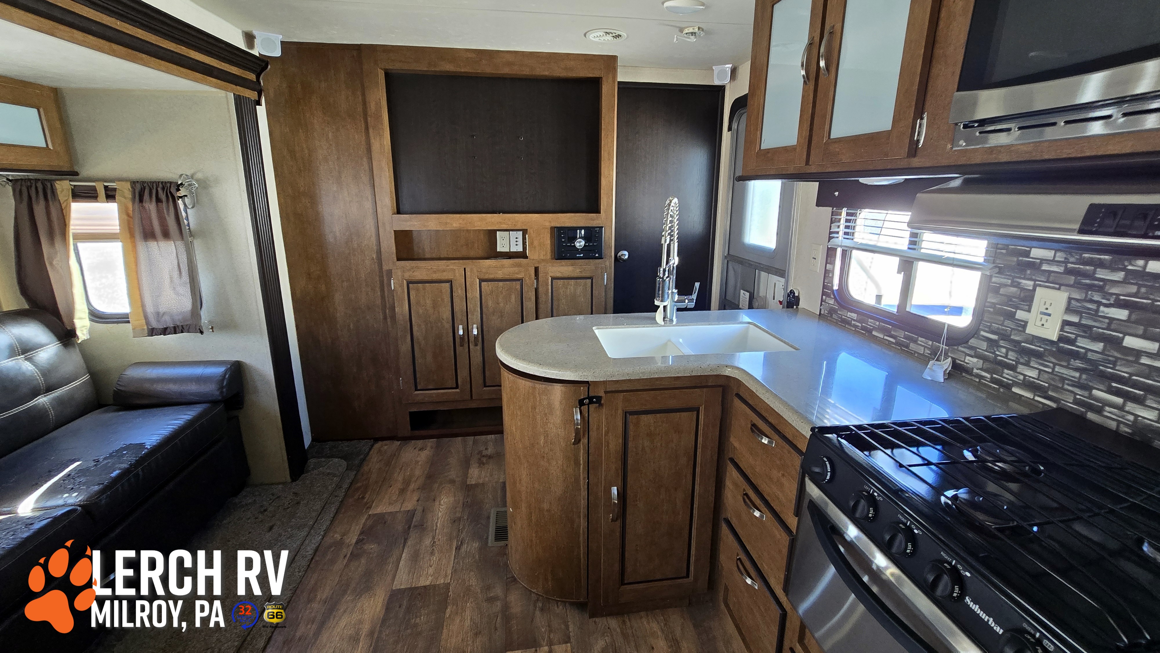 2017 Forest River Salem T32BHDS - Image 17