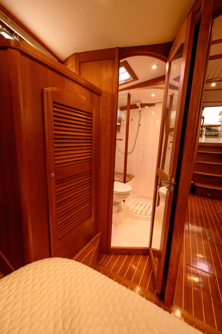 2009 Sabre 42 Hard Top Express - Image 27