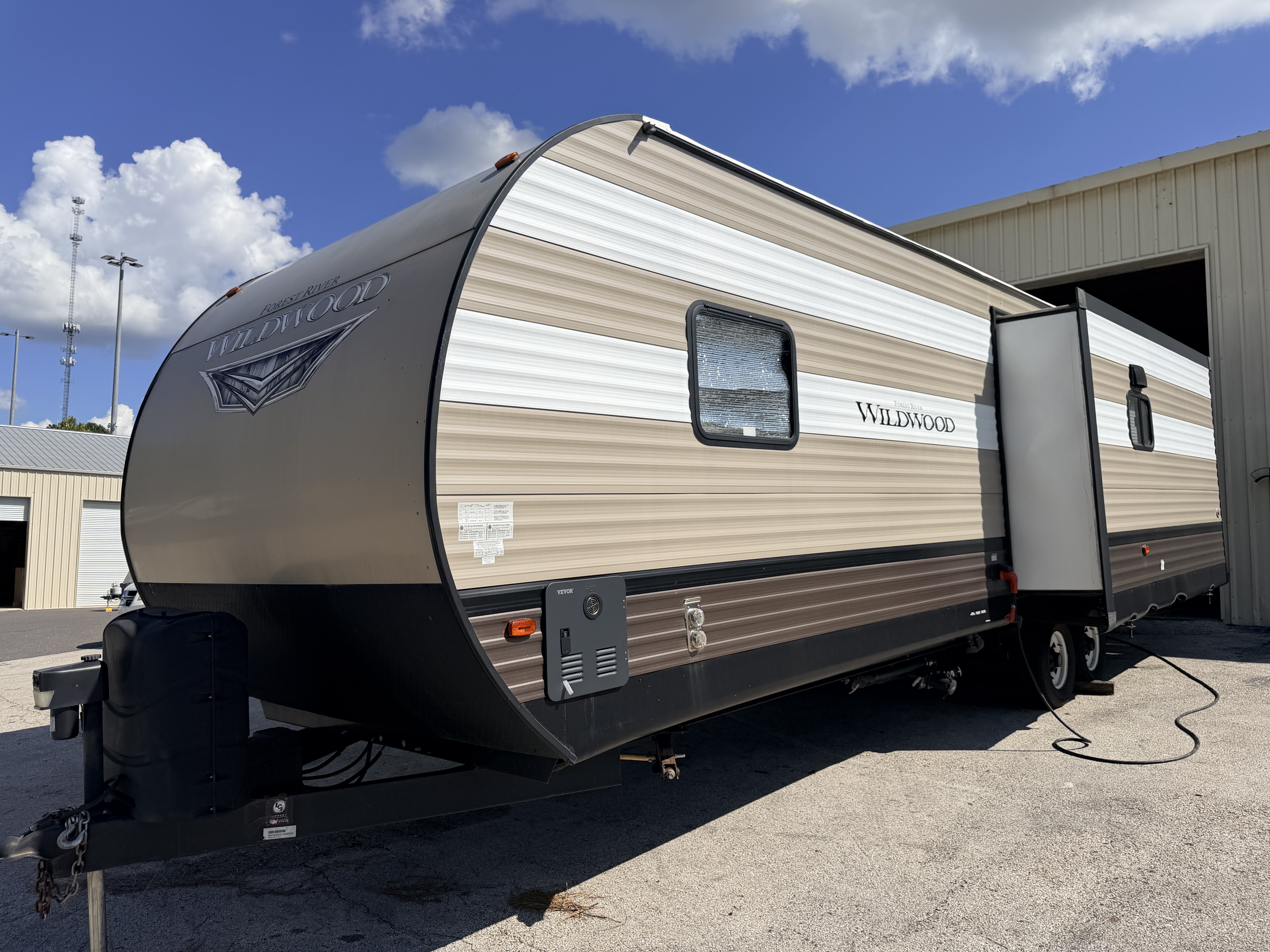 2019 Forest River Wildwood 27RE - Image 3