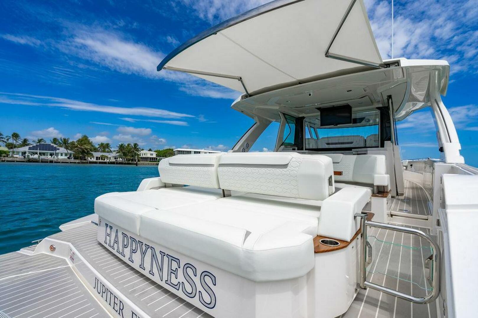 2025 Tiara Yachts 48 LS - Image 11