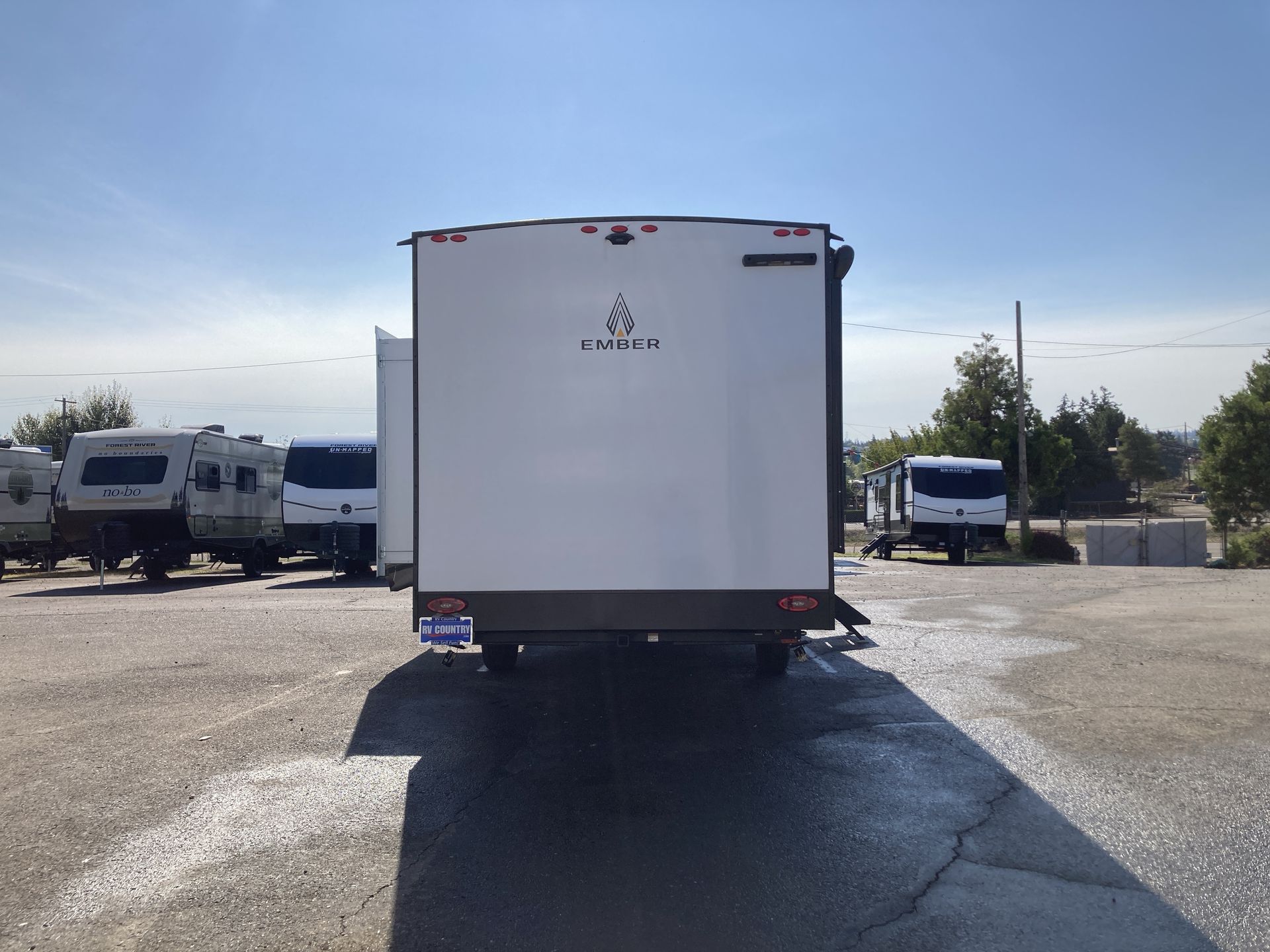 2026 Ember RV E-Series 19ETS - Image 19