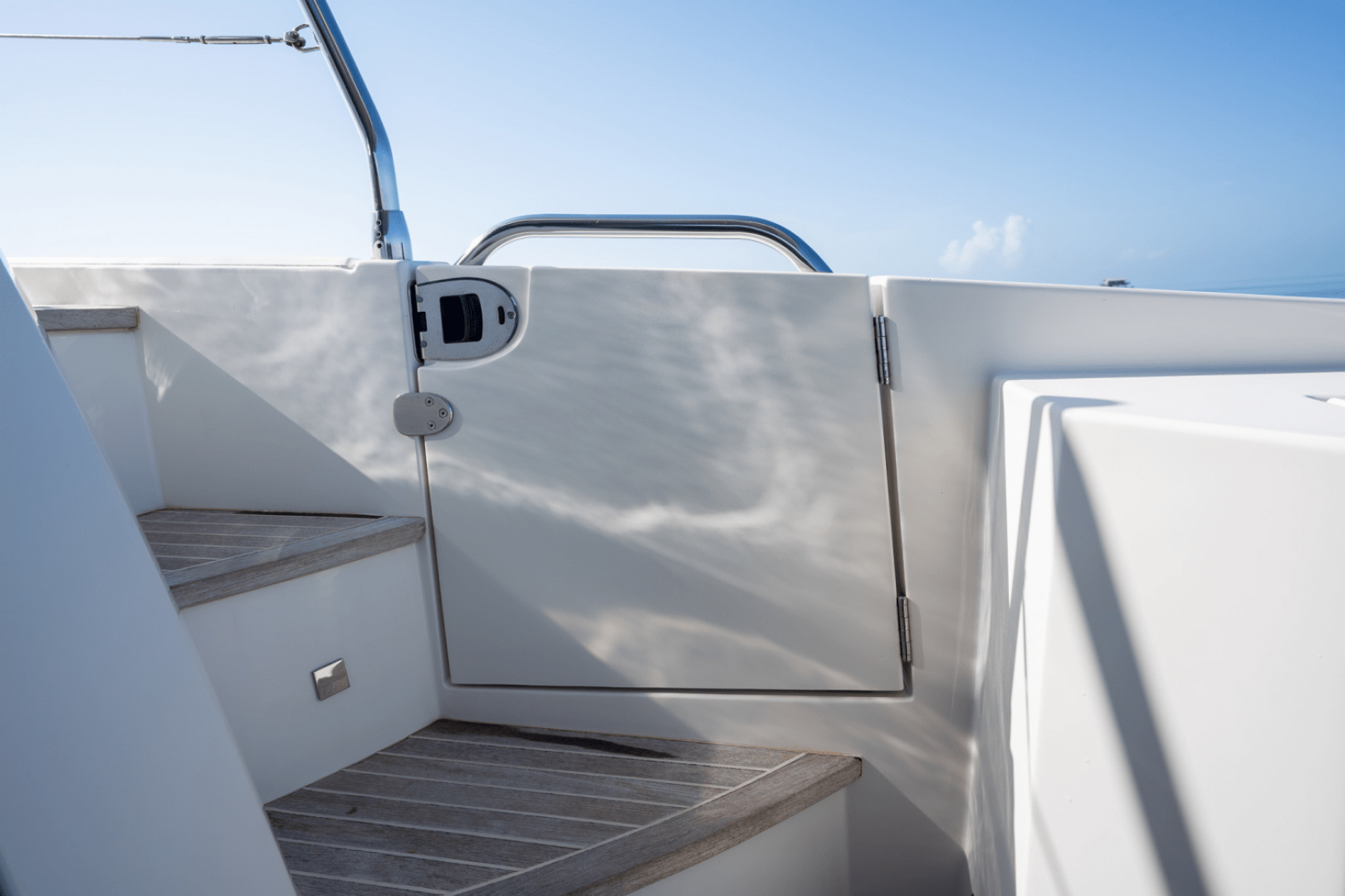 2019 Monte Carlo Yachts MC6 - Image 22