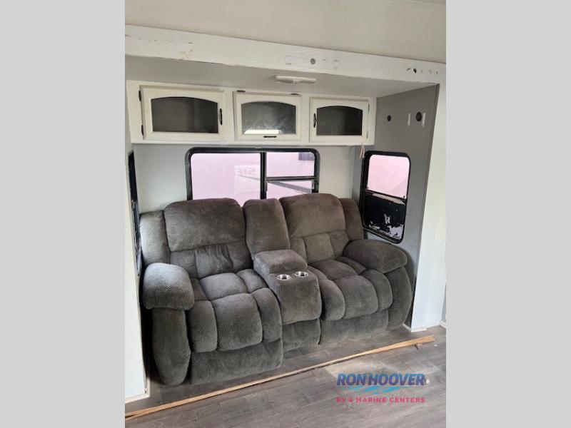 2011 KEYSTONE OUTBACK SYDNEY 328FRK - Image 15