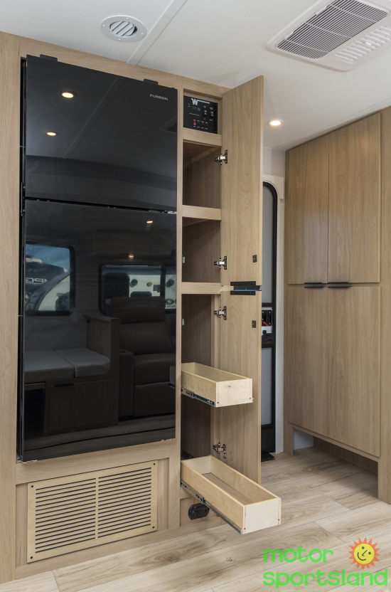 2026 Winnebago Thrive 26FKD - Image 28