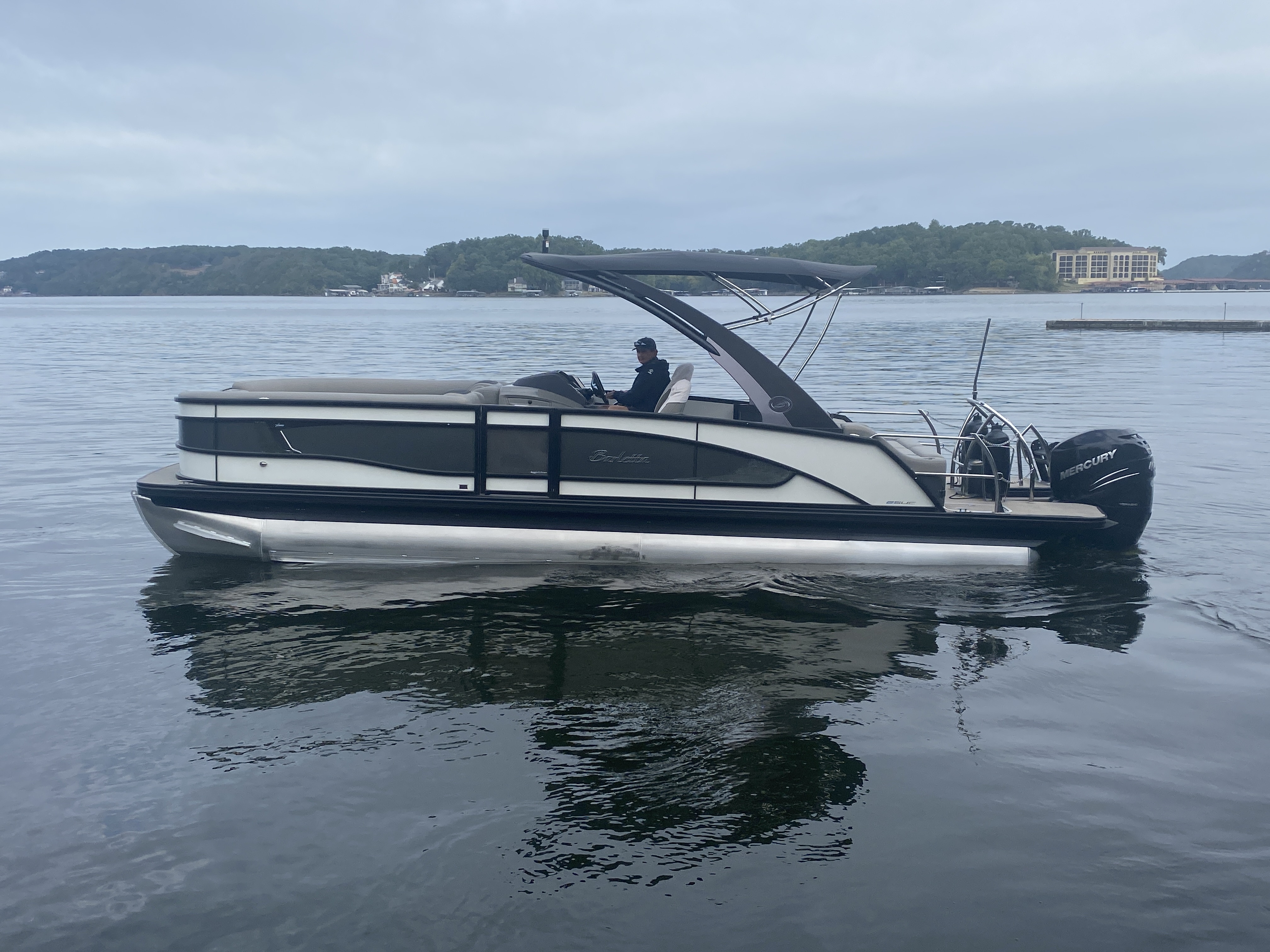 2023 Barletta Lusso 25UCA - Image 4