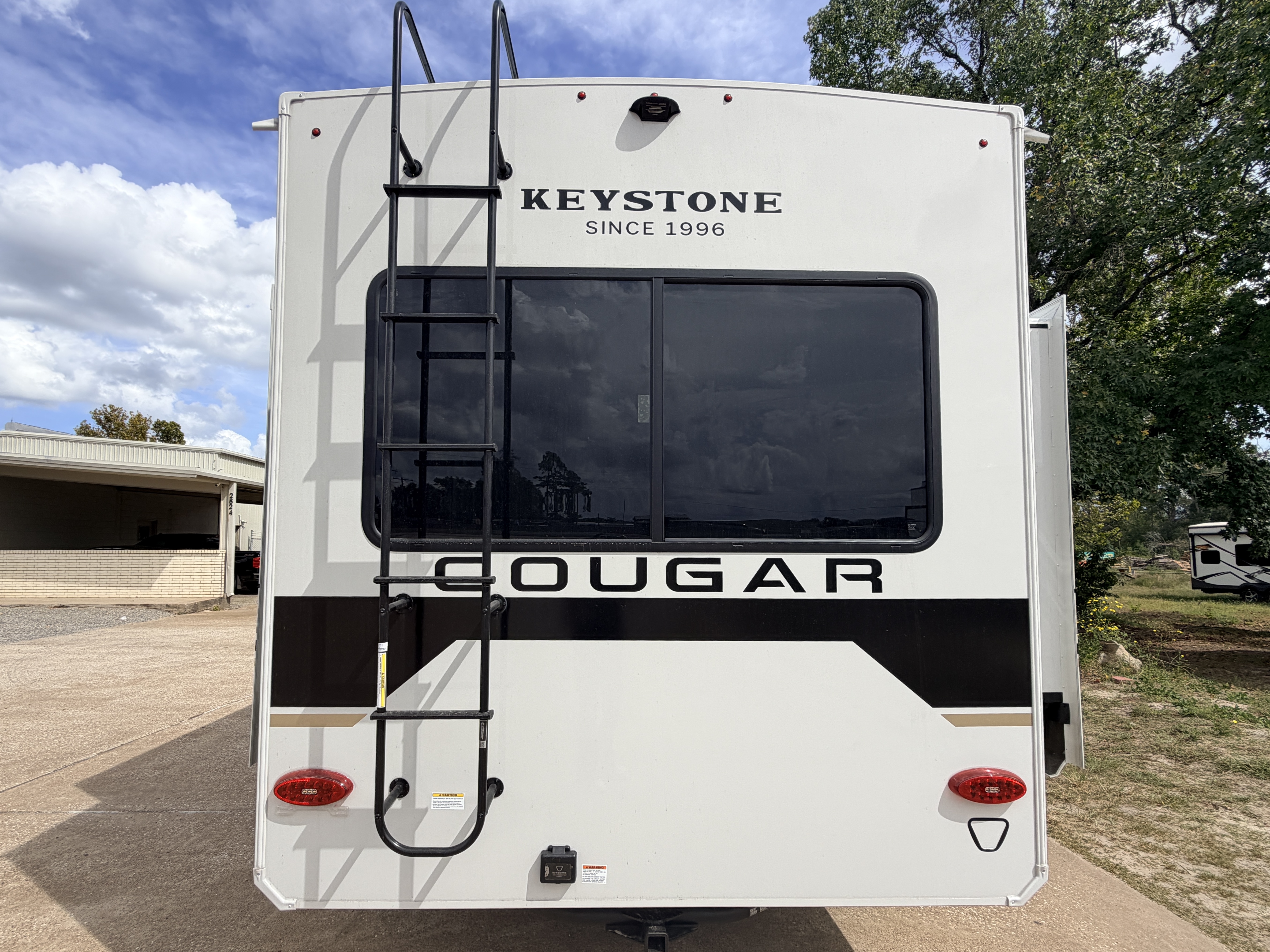 2027 Keystone Cougar 355FBS - Image 6