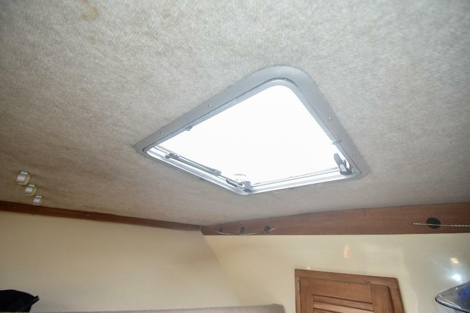1998 Albemarle 285 Express - Image 38