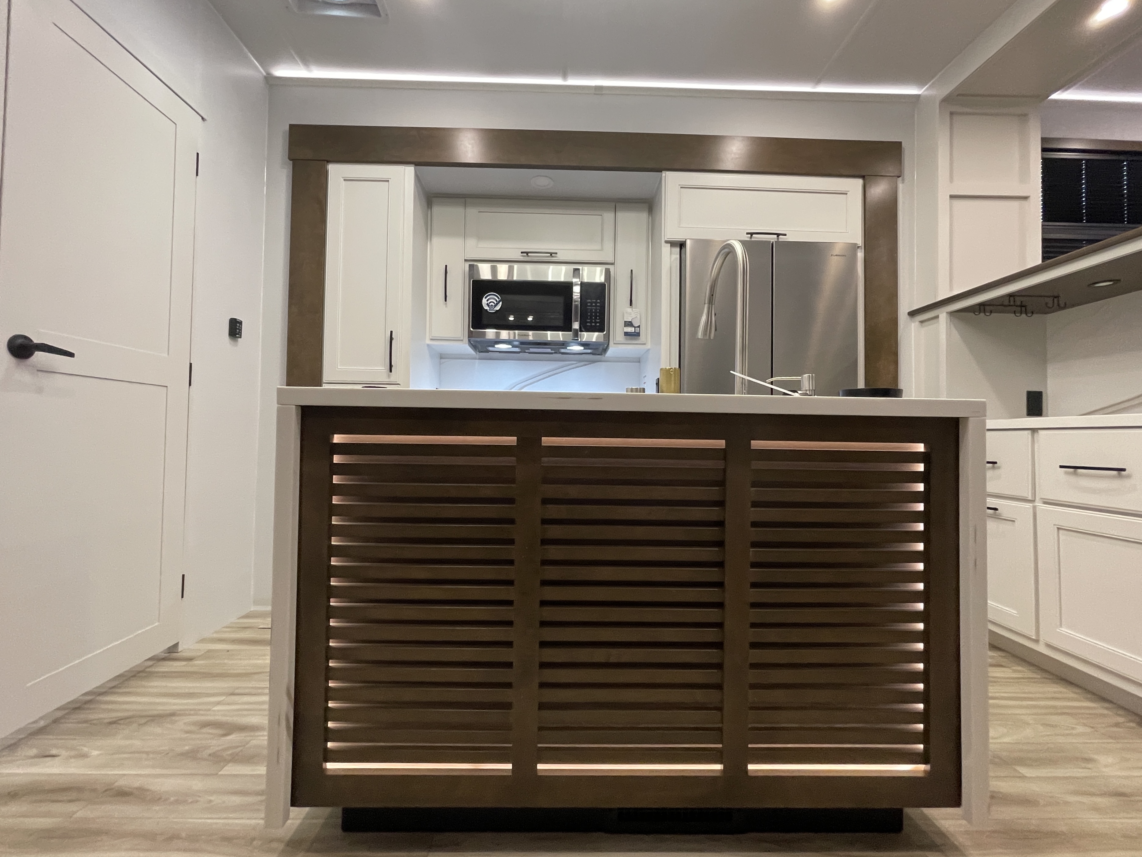 2027 Keystone Montana 3800FL - Image 21