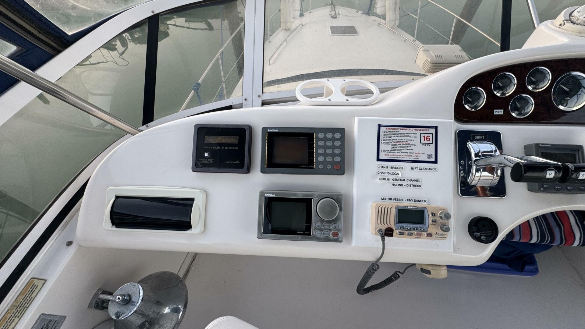 2000 Sea Ray 420 Aft Cabin - Image 16