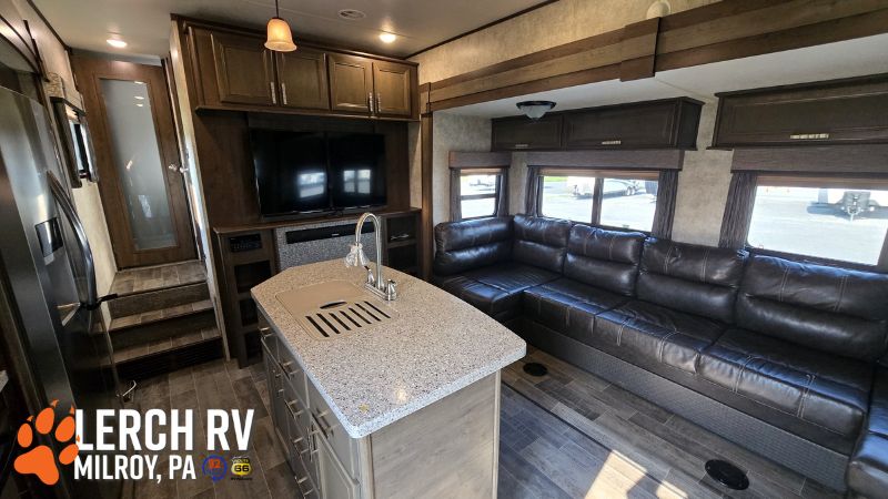 2018 Highland Ridge Open Range Roamer RF376FBH - Image 10