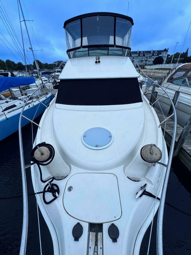 2005 Silverton 35 Motor Yacht - Image 5