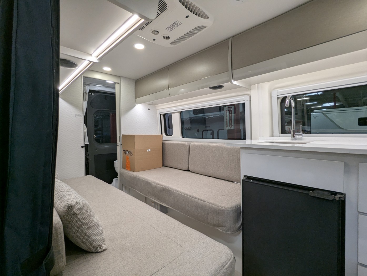 2027 Thor Motor Coach Tellaro 20L - Image 19