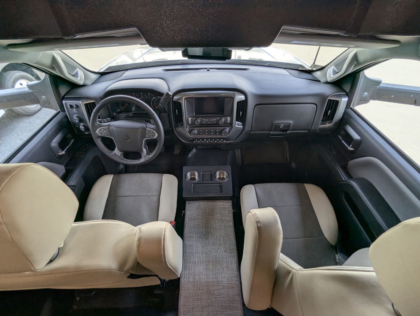 2026 Coachmen Entourage 330DS - Image 8