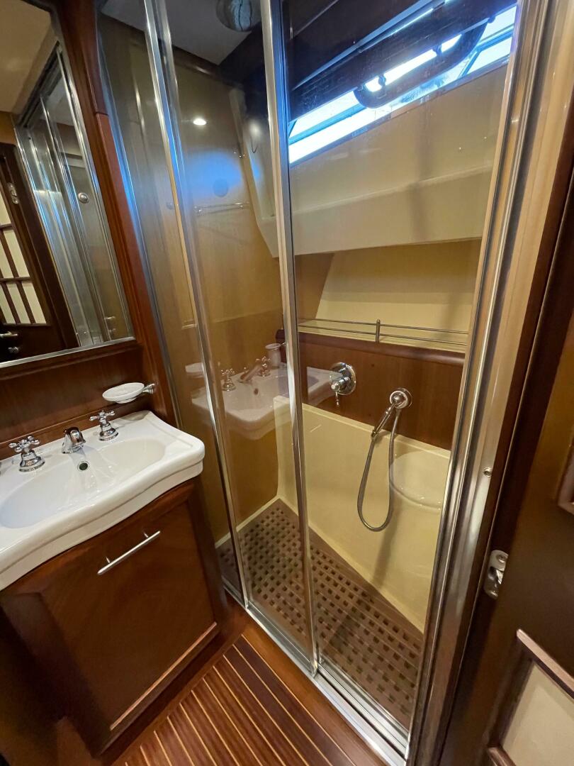 2006 Mochi Craft 74' Dolphin - Image 58