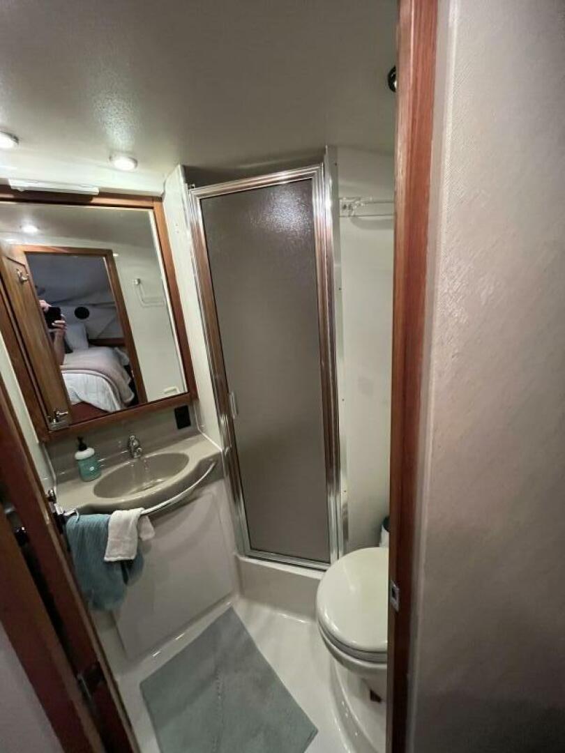 1996 Bayliner 3788 Command Bridge - Image 34