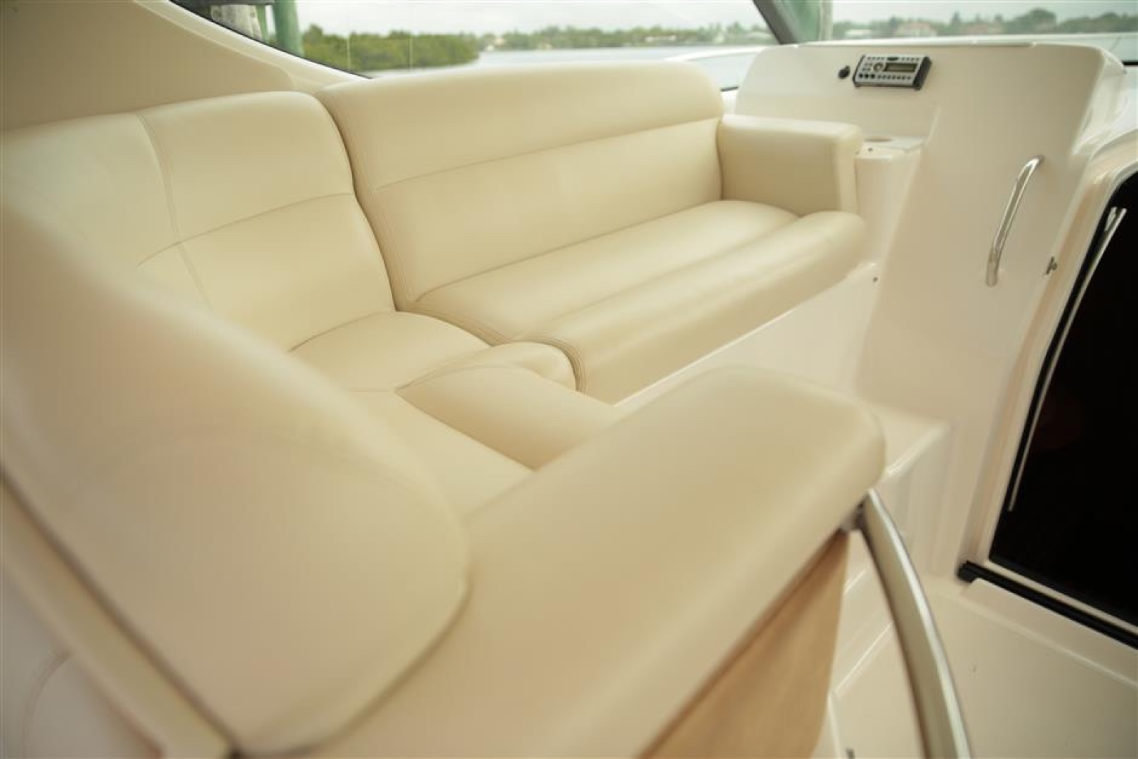 2008 Tiara Yachts 3900 Sovran - Image 16