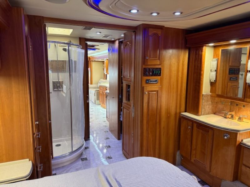 2005 Country Coach Magna 630 45 Rembrandt - Image 20
