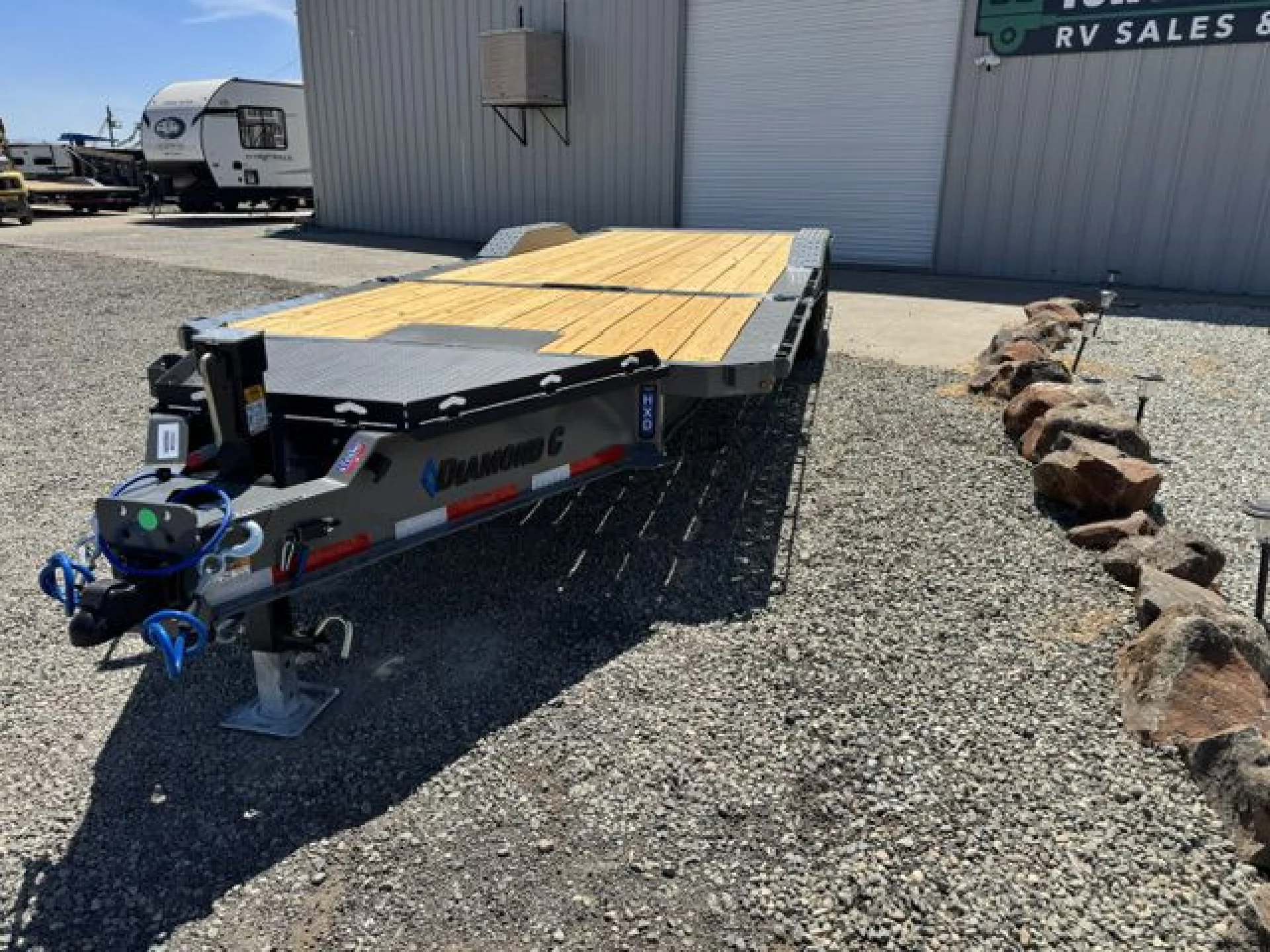 2027 DIAMOND C TRAILERS DIAMOND C HXD 210 L24X102 - Image 2