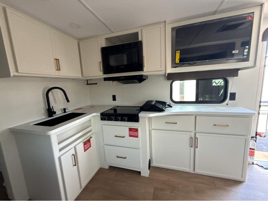 2026 GRAND DESIGN TRANSCEND 265BHT - Image 13