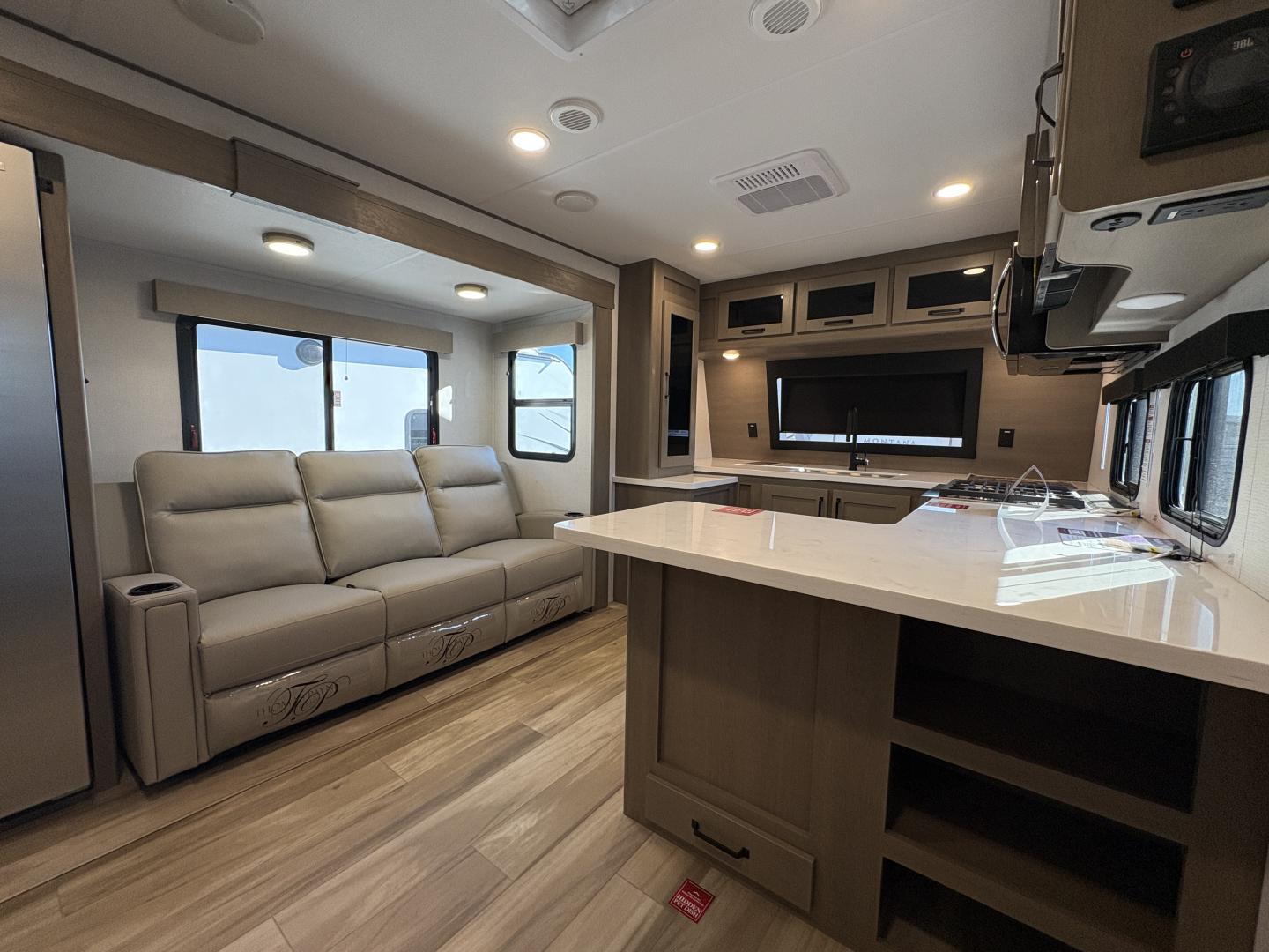 2026 Grand Design Reflection Travel Trailer 322FKTS - Image 9