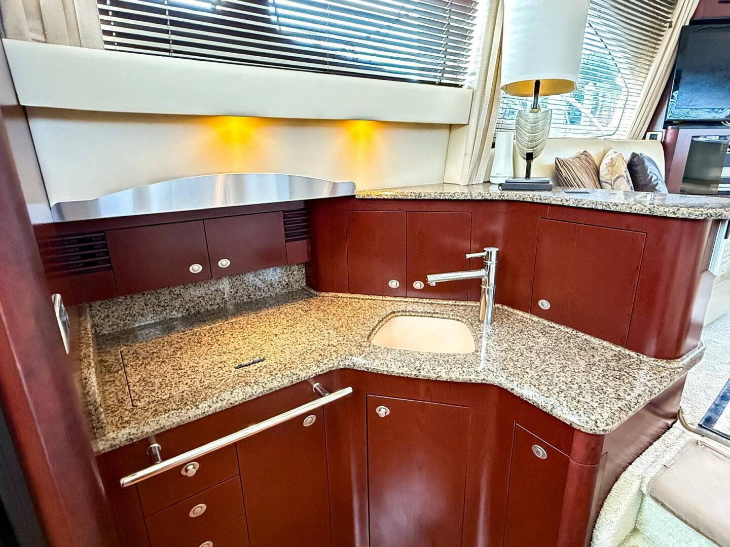 2008 Sea Ray 44 Sedan Bridge - Image 14
