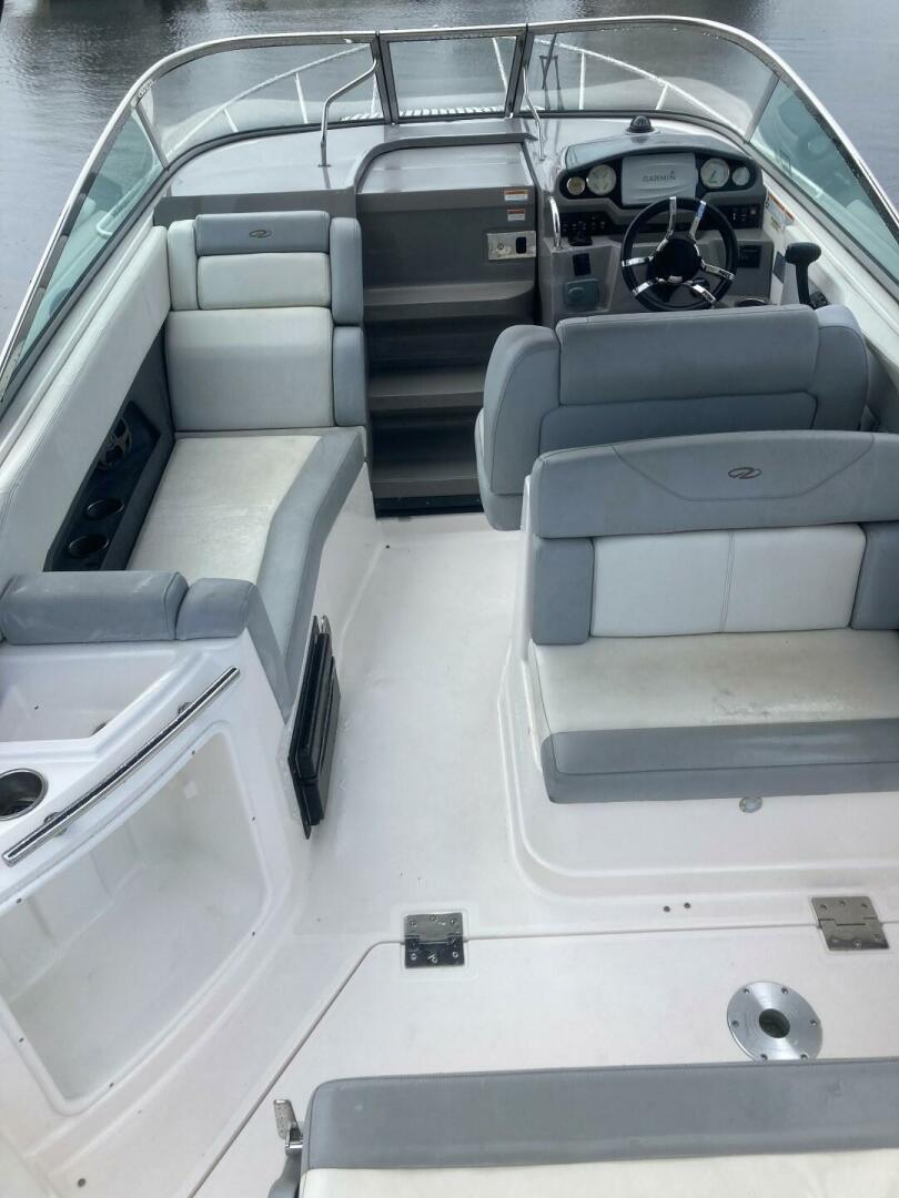 2015 Regal 28 Express - Image 11