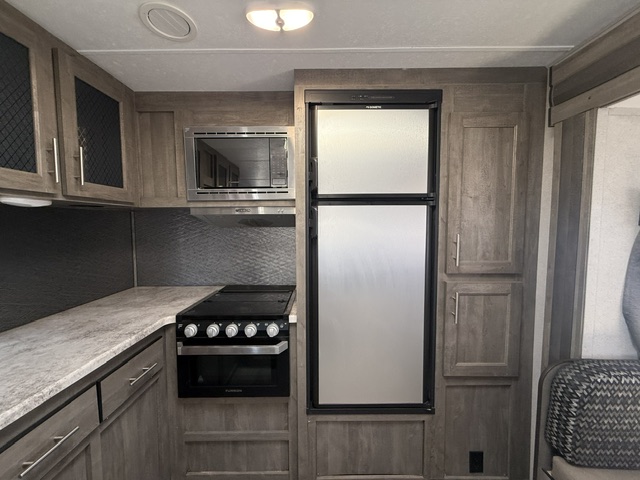 2019 Forest River Vibe 26RK - Image 12