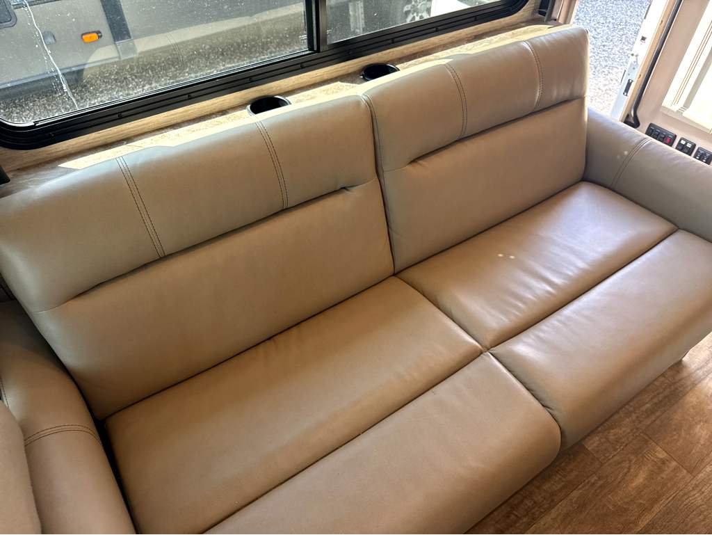 2023 THOR MOTOR COACH CHATEAU 31WV - Image 13