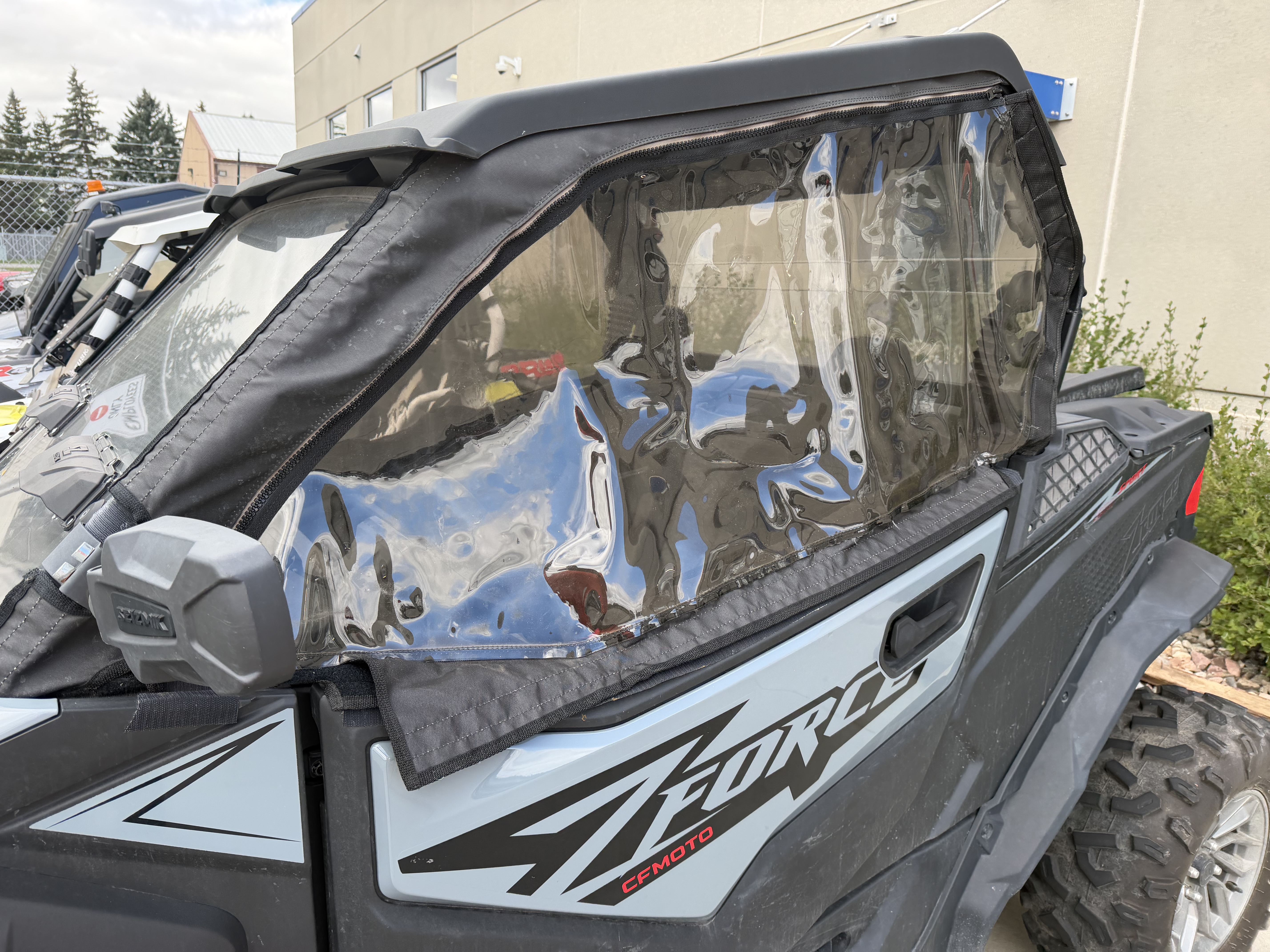 2023 CFMOTO ZForce 950 Sport - Image 3