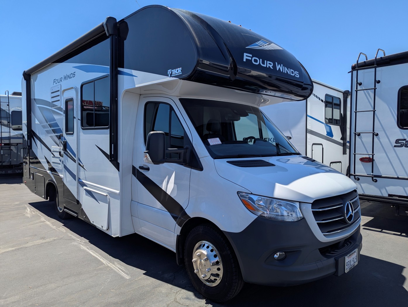 2024 Thor Motor Coach Four Winds Sprinter 24LW - Image 1