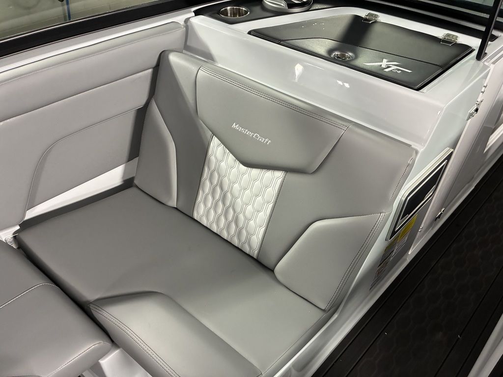 2026 MasterCraft XT24 - Image 41