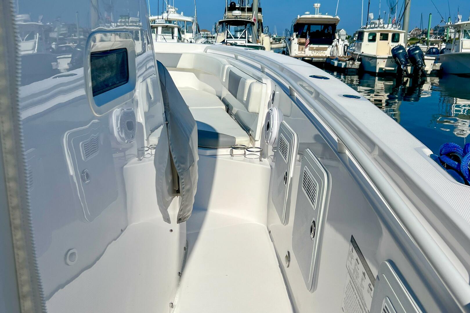 2017 Everglades 355 CC - Image 14
